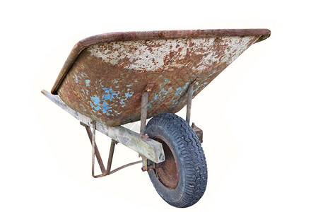 生锈的旧独轮车上白色孤立背景图片