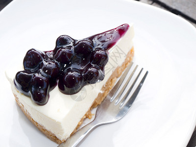 一片蓝莓芝士蛋糕图片