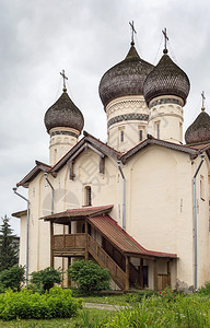 Novgorod的Schirkova街上的圣西奥多斯特拉蒂特教堂图片