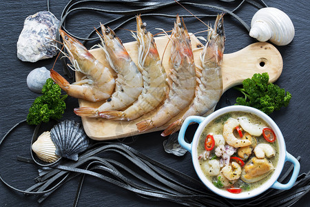 虾海鲜为烹饪准备的生鲜虾图片