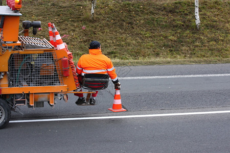 道路标识喷洒行人横行街道和图片