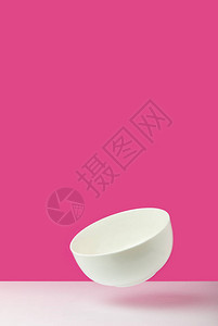 粉红色空白色碗的特写视图背景图片