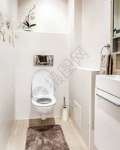 现代风格的带卫生间的浴室图片
