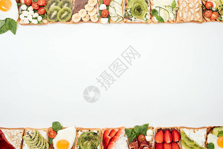 白色水果蔬菜和花生的图片