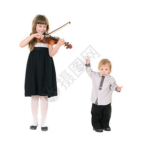 小提琴手演奏小提琴白色背景工作图片