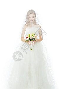 漂亮的新娘穿着婚纱图片