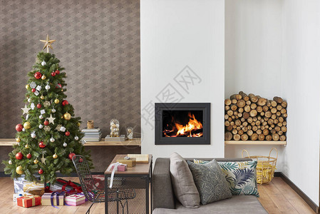 现代客厅装饰圣诞节和新年圣诞树图片