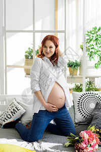 怀孕九个月的漂亮孕妇图片