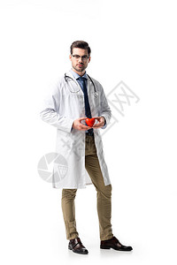 年轻医生身穿白大衣图片
