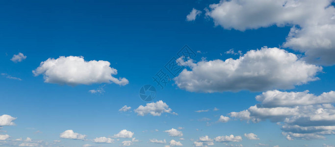 美丽的天空全景蓝天白云图片