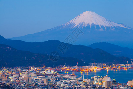 晚间从Nihondaira山看到富士山和Shimi图片