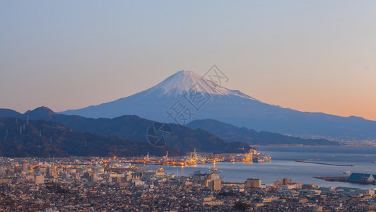 冬季海滨静冈省富士山和S图片