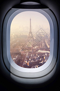 飞机窗外美丽的巴黎市容图片