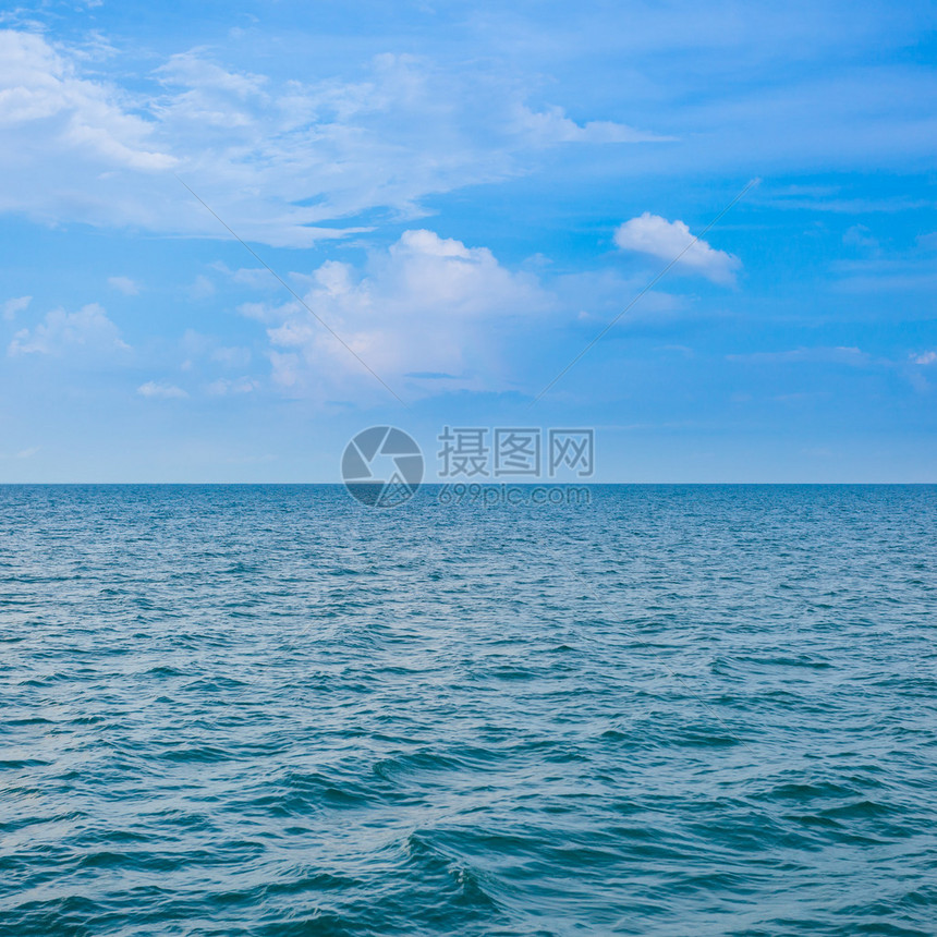 海与蓝天图片