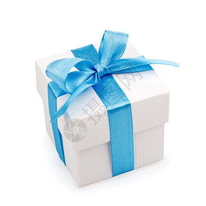 白色礼品盒带蓝色丝带和蝴蝶背景图片