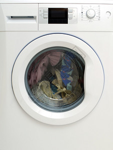 用洗衣机洗脏衣服图片