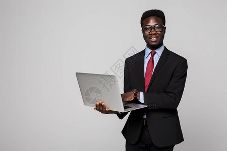 携带笔记本电脑的非洲图片