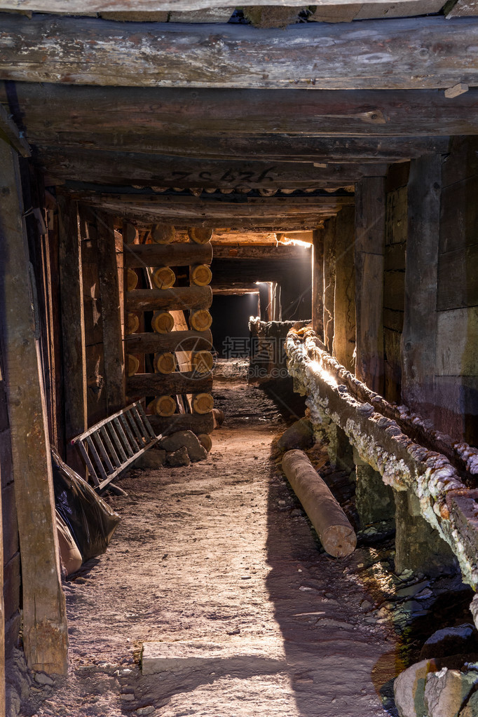波兰著名的Wieliczka盐矿的图片