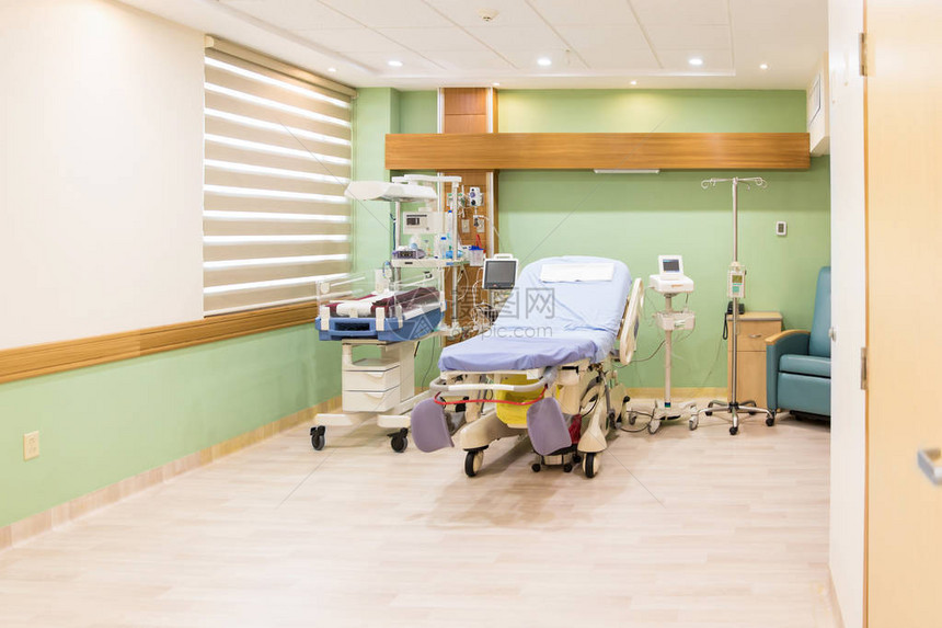 医院妇产病房空的医院病床宽视率图片