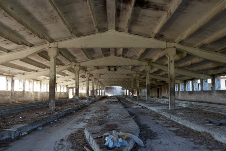 空废弃工业建筑内置的图片
