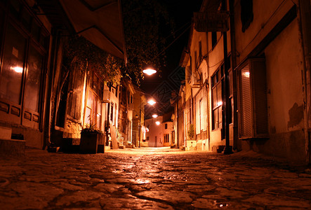 夜里老街图片