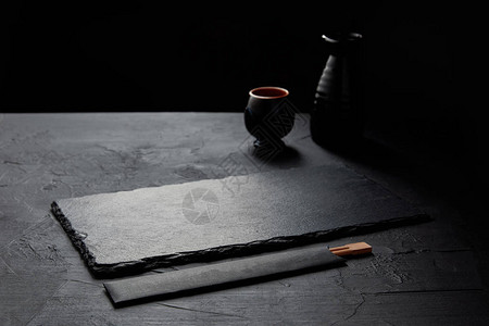 黑色板筷子图片