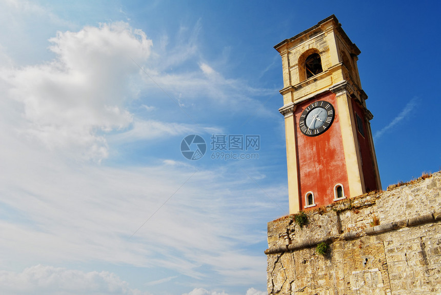 红塔和大钟在希腊的柯图片