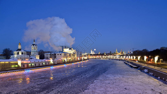 莫斯科河的早晨图片