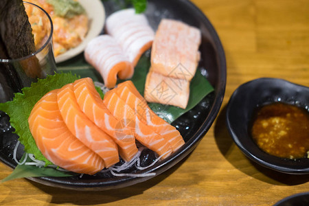 美味的日本生鱼寿图片