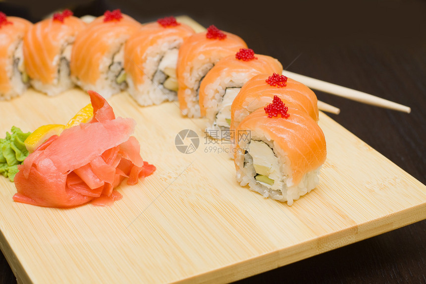 三文鱼寿司日本美食图片