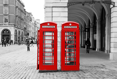 伦敦的红色电话亭图片