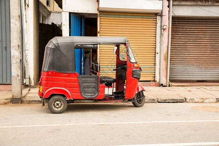 斯里兰卡公路Tuktuk路图片