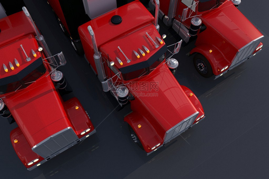 美国卡车泊三辆上面的红色卡车图片