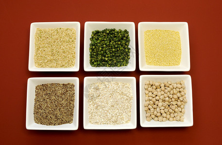 无麸质谷物食品糙米小米LSA荞麦片鹰嘴豆和绿豆类提供无乳糜图片