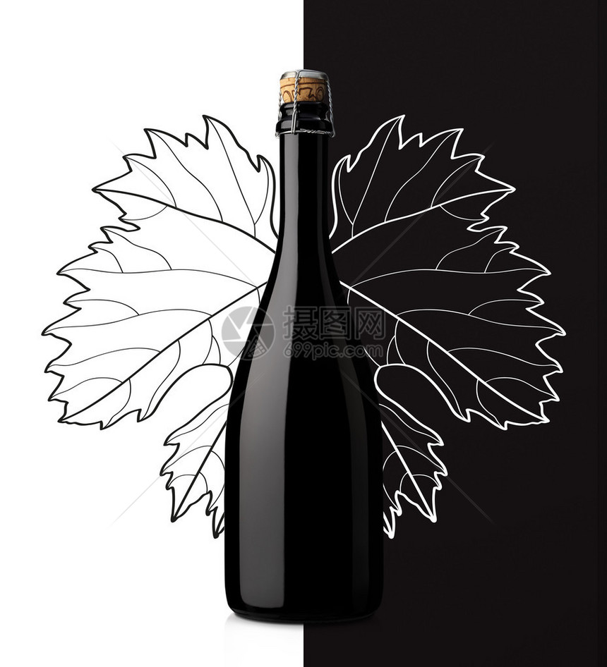 一瓶白色和黑色背景的葡萄叶起泡酒图片