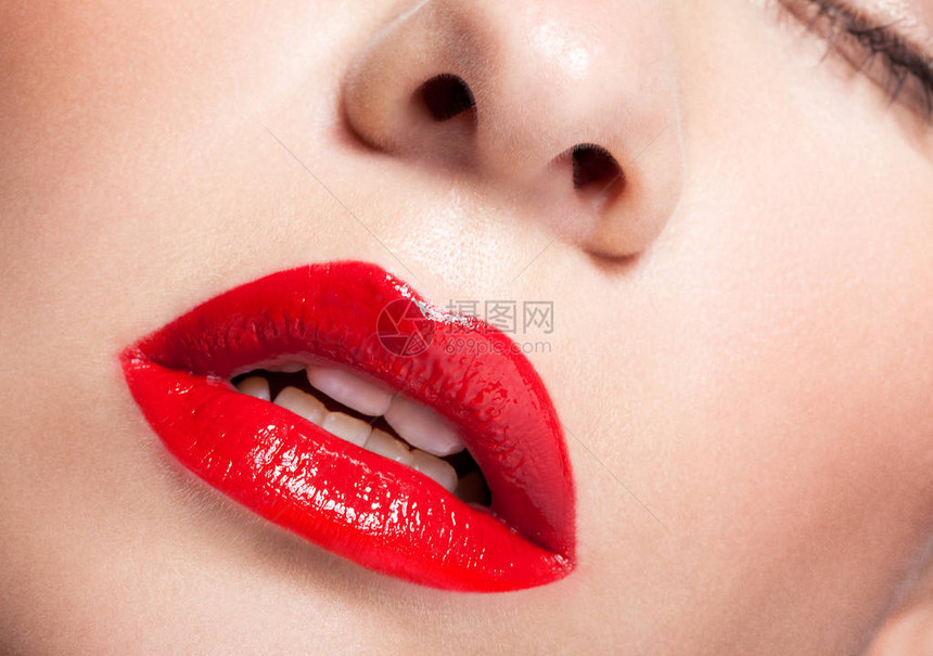 红色女嘴唇牙齿和图片
