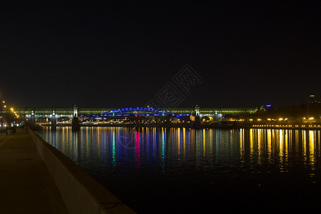 莫斯科莫斯科河上行人桥图片