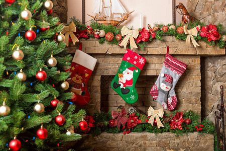 装有圣诞节袜子圣诞树和节图片