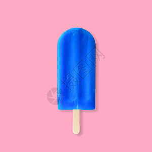 单蓝色冰棒与粉色面粉底背景图片
