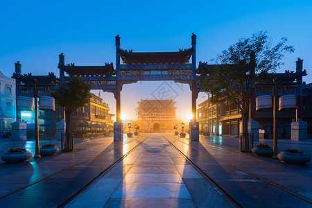 北京正阳城门建楼晚上在图片
