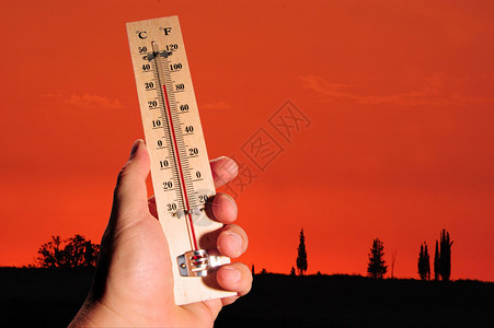 红天上的手和温度显示热浪下温度较高图片