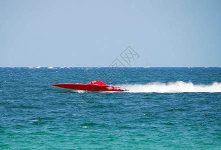 高速船的极限海上赛车图片