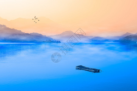 日月湖黎明图片