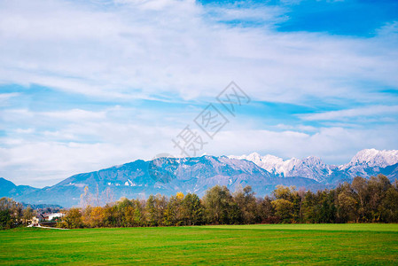 斯洛文尼亚阿尔卑斯山高从图片