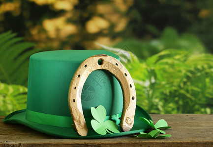 Patrick日的传统标志绿色帽子马图片