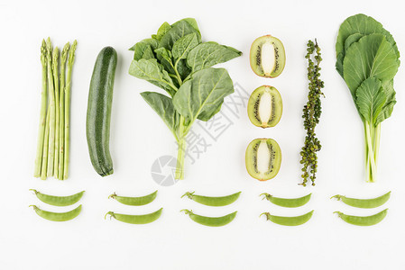 新鲜绿色蔬菜和水图片