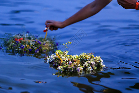 河花环仲夏节图片