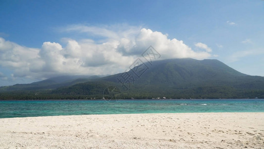 海景洋山脉和美丽的海滩天堂图片