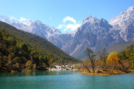 丽江的山地景观图片