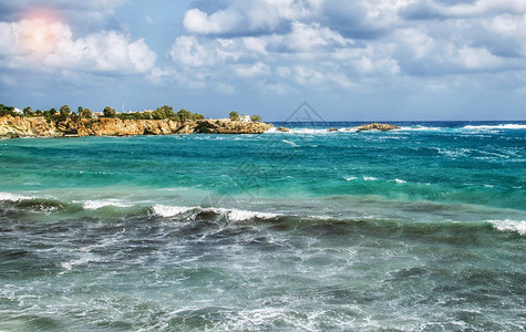 克里特岛海岸的海景图片